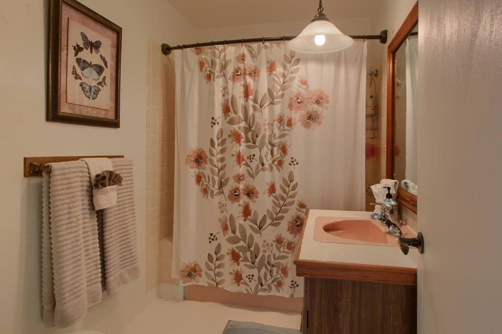 The Mystery House By Yosemite Holiday home
